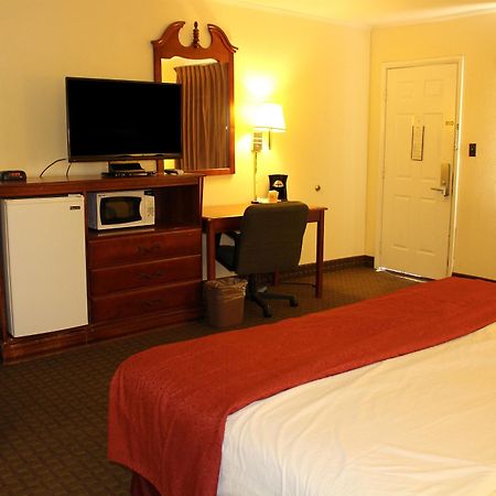 Lake View Inn & Suites Killen 외부 사진