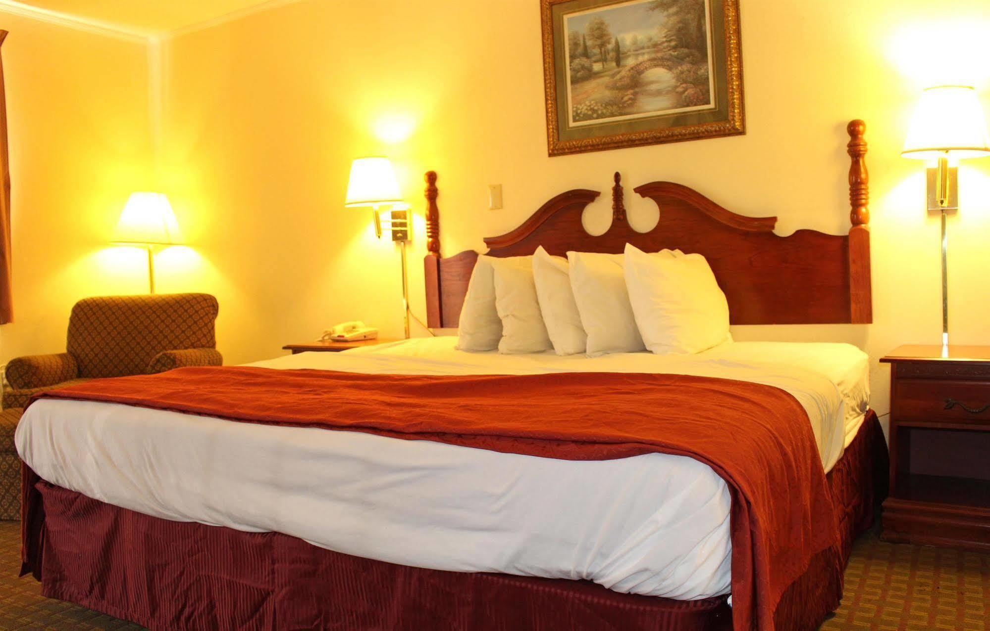 Lake View Inn & Suites Killen 외부 사진